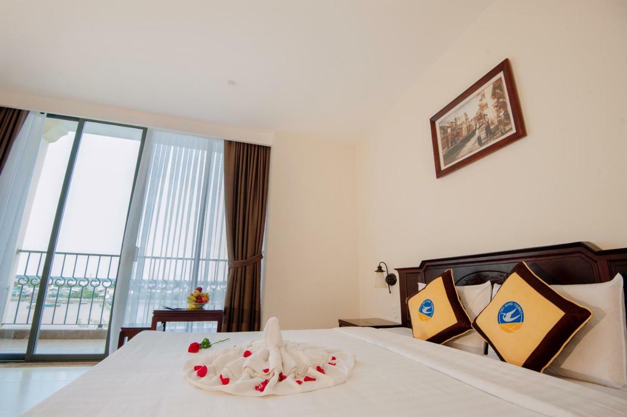 Cuu Long Khách sạn 3*