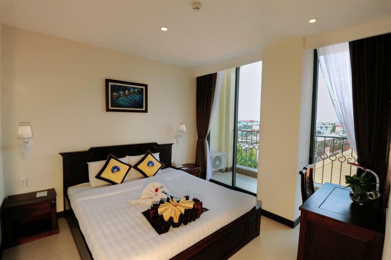 Cuu Long Khách sạn 3*